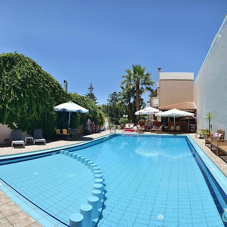 Akatos Hotel Agia Marina 외부 사진