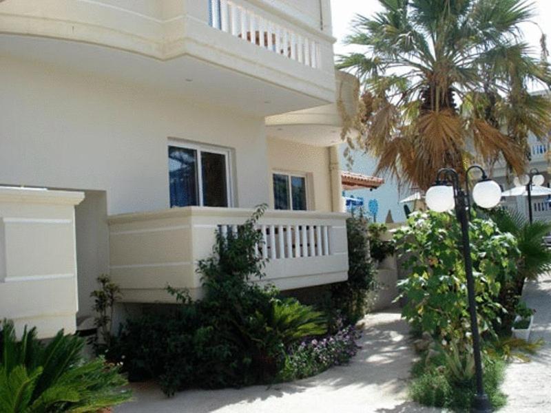 Akatos Hotel Agia Marina 외부 사진