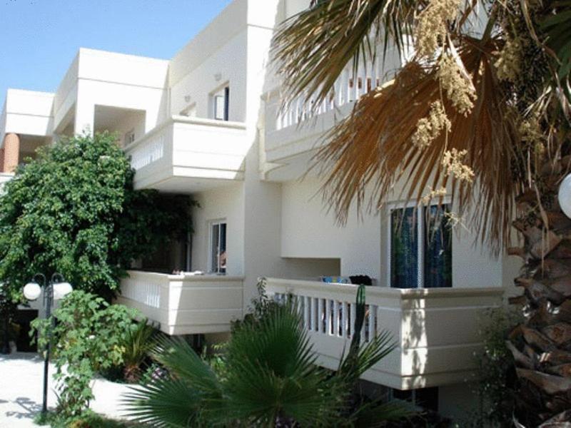 Akatos Hotel Agia Marina 외부 사진