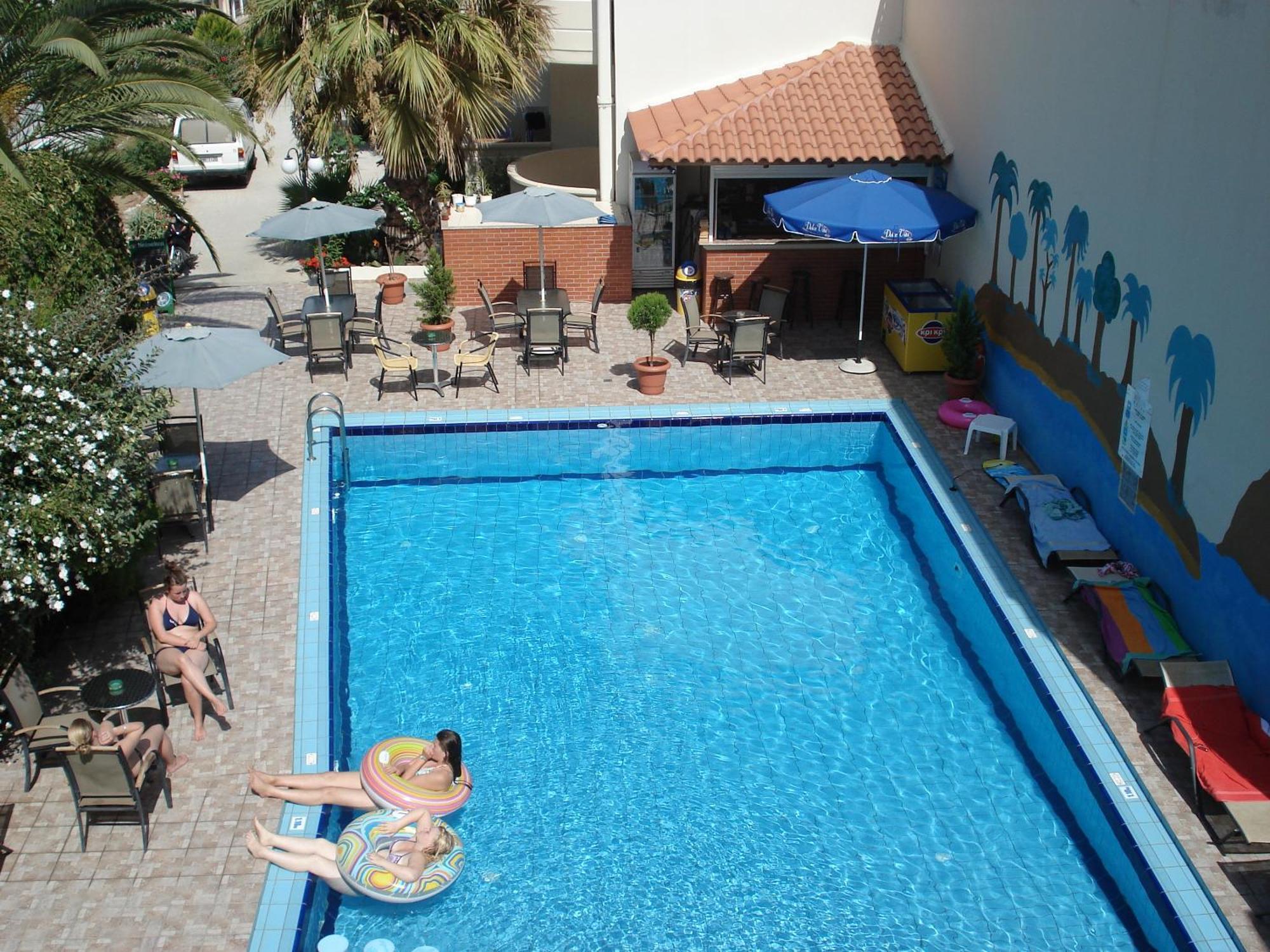 Akatos Hotel Agia Marina 외부 사진