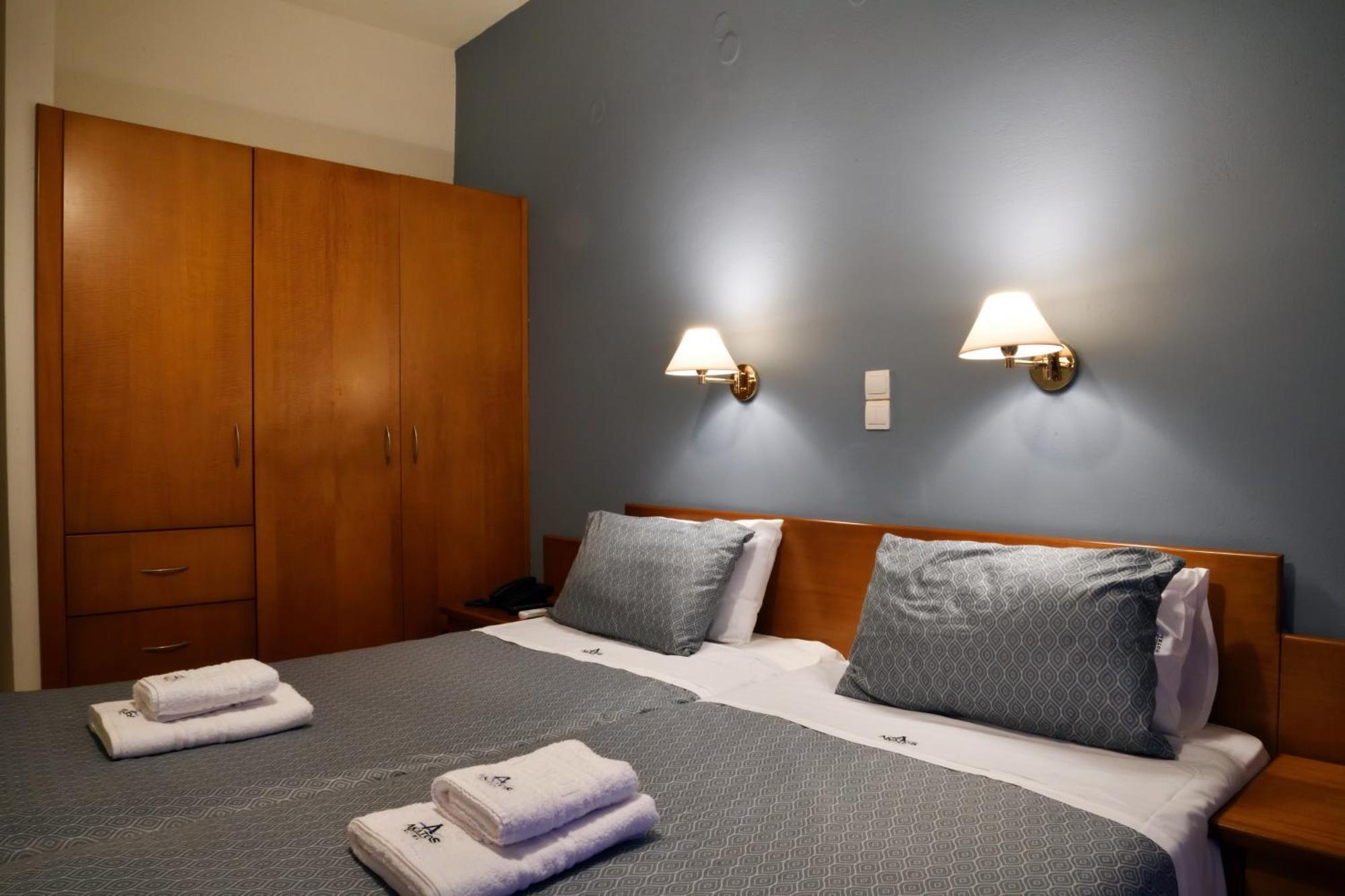 Akatos Hotel Agia Marina 외부 사진