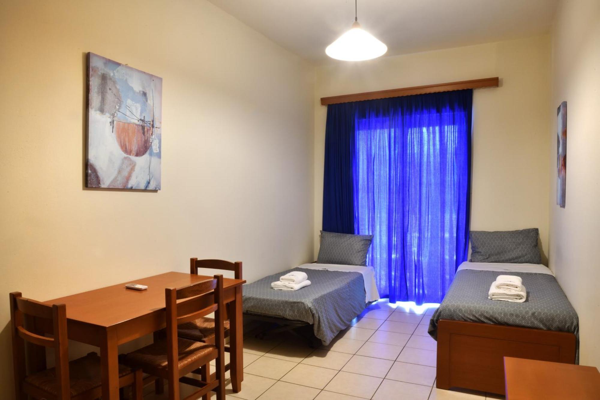 Akatos Hotel Agia Marina 외부 사진