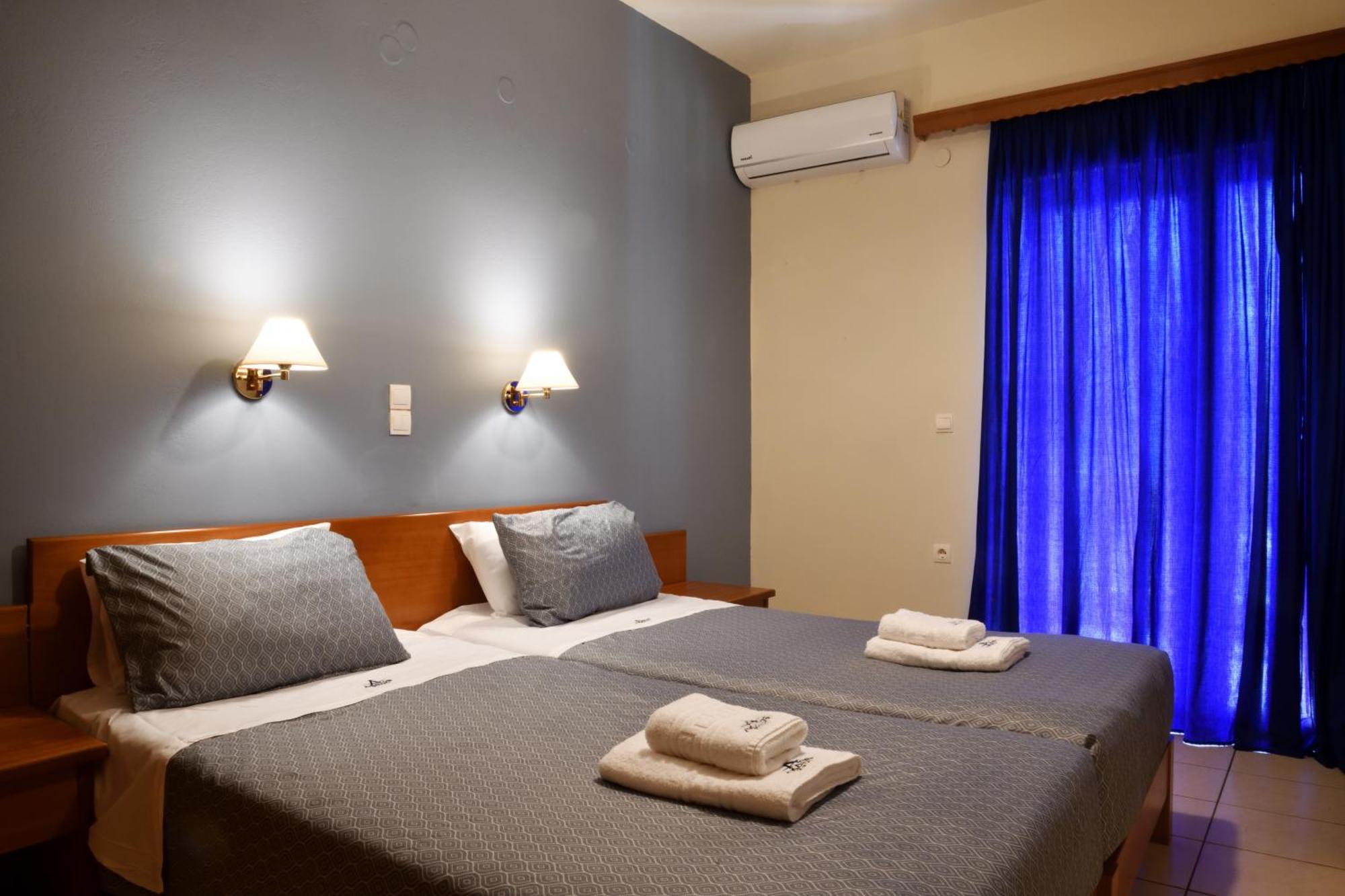 Akatos Hotel Agia Marina 외부 사진