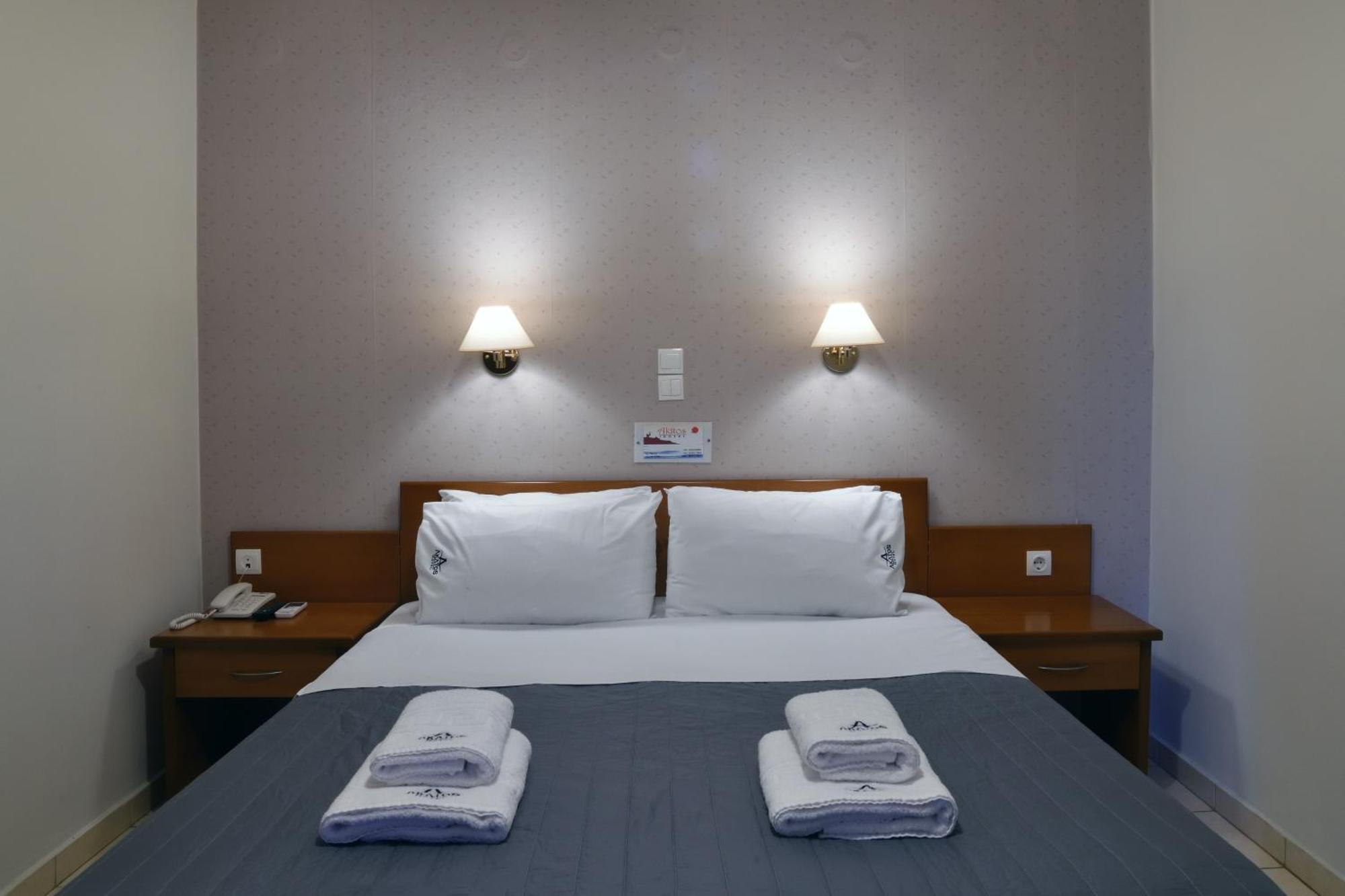 Akatos Hotel Agia Marina 외부 사진