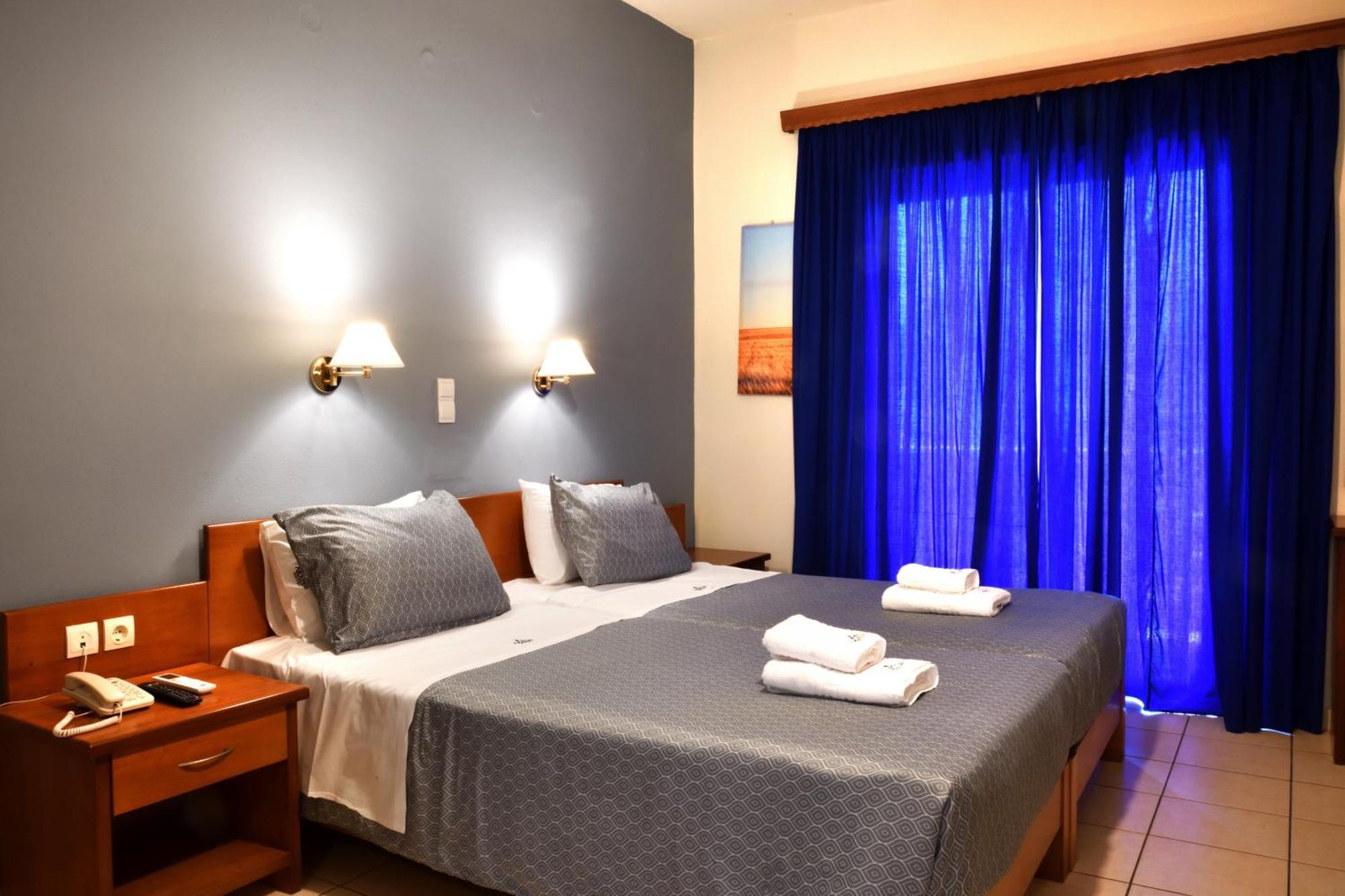 Akatos Hotel Agia Marina 외부 사진