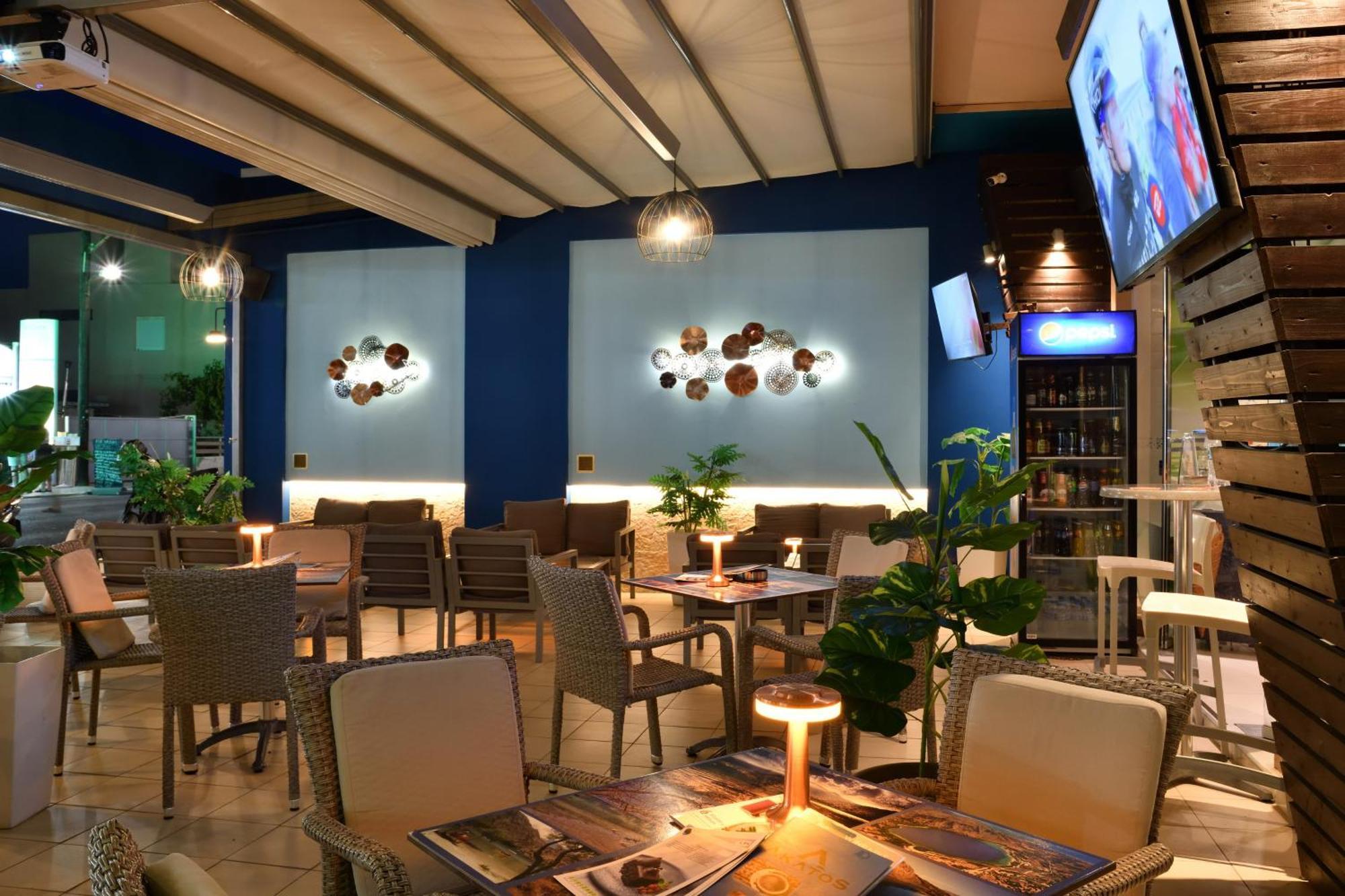 Akatos Hotel Agia Marina 외부 사진