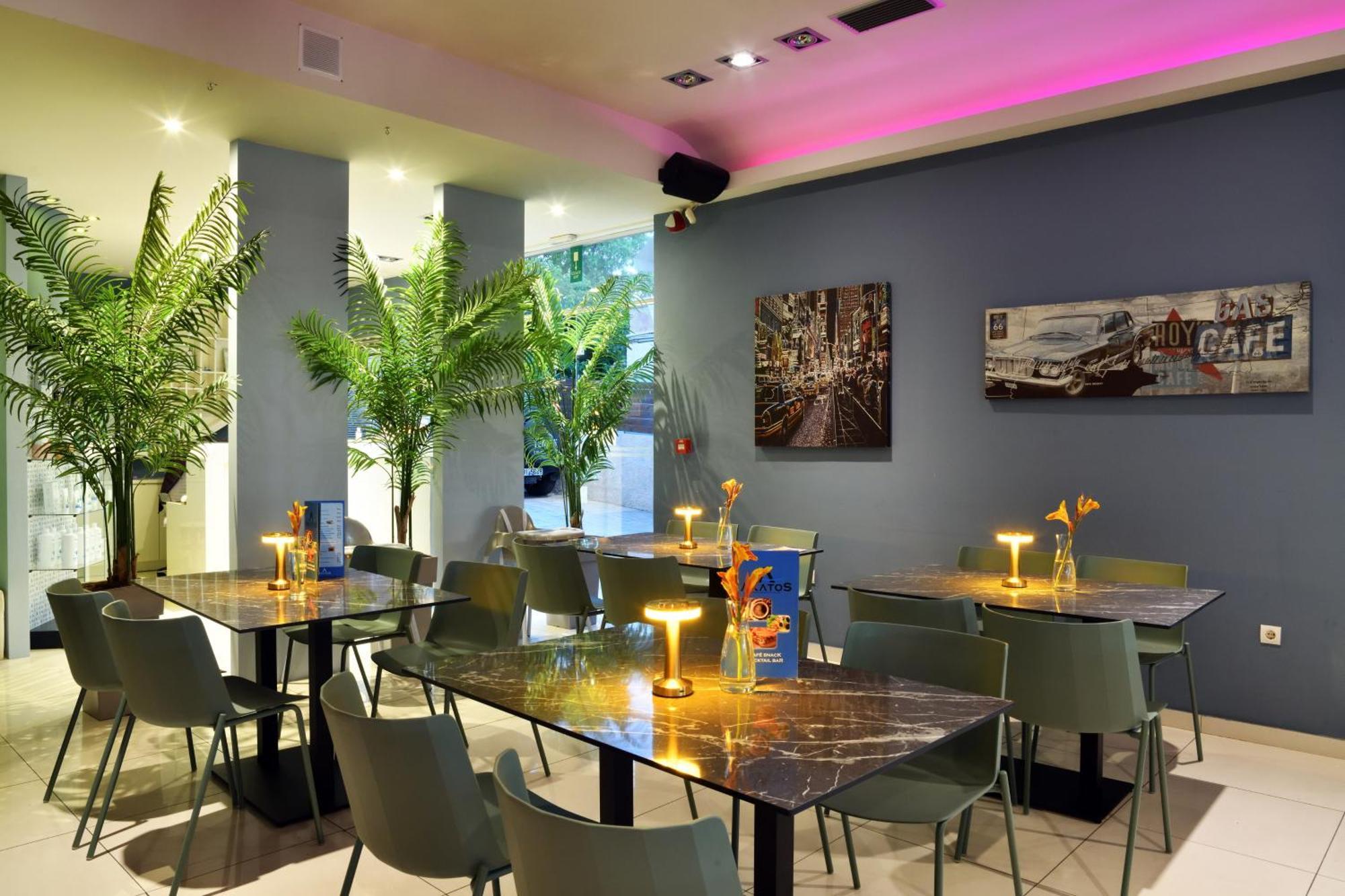 Akatos Hotel Agia Marina 외부 사진