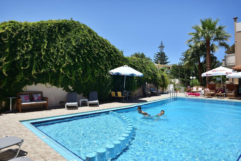 Akatos Hotel Agia Marina 외부 사진