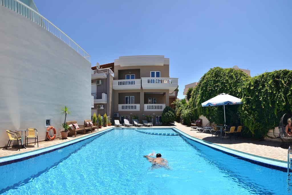 Akatos Hotel Agia Marina 외부 사진