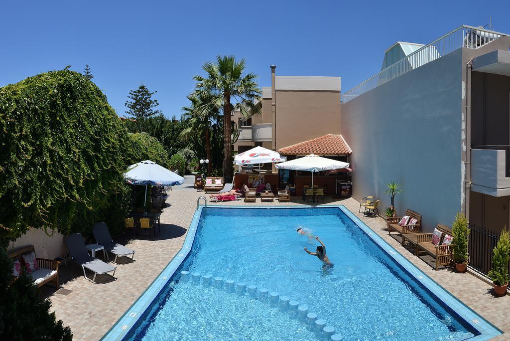 Akatos Hotel Agia Marina 외부 사진