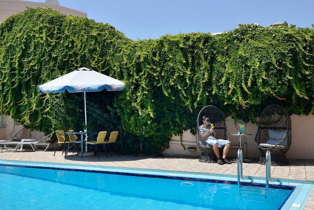 Akatos Hotel Agia Marina 외부 사진